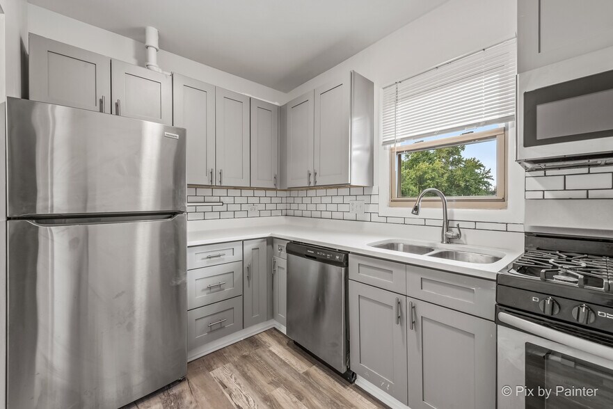 More Photos Of 7319 N Rogers Ave, Chicago Apartments For Sale