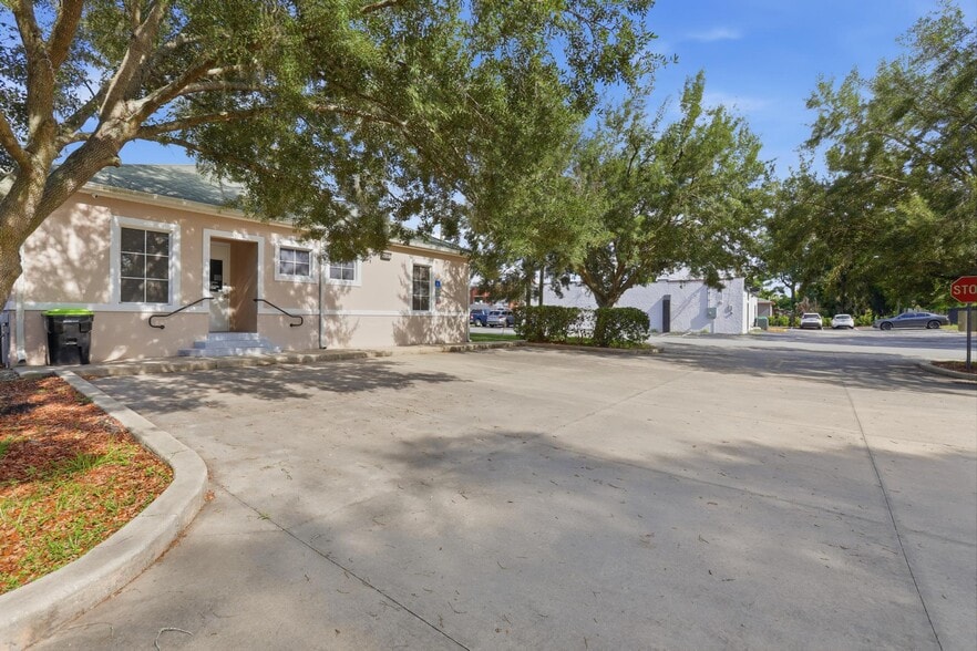 More Photos Of 344 S Woodland Blvd, Deland Office For Sale