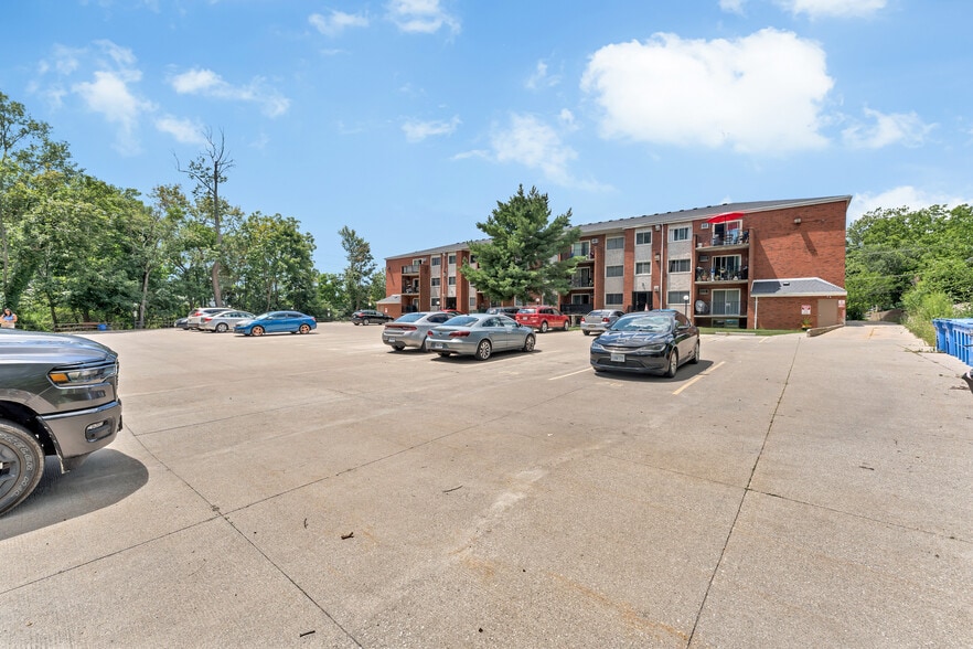 More Photos Of 109 Division St N, Kingsville Apartments For Sale