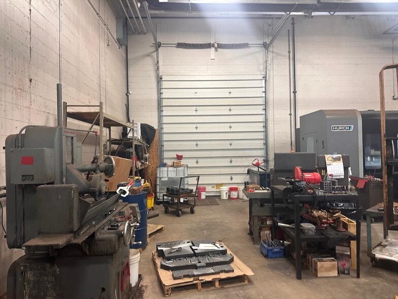 More Photos Of 3408 Busch Dr SW, Grandville Manufacturing For Sale