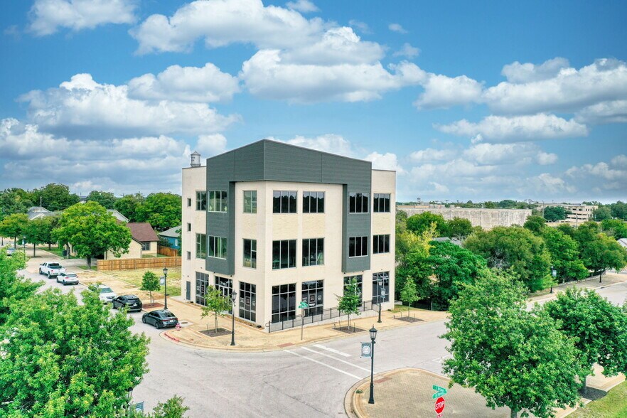 Primary Photo Of 211 S Brown St, Round Rock Medical For Lease