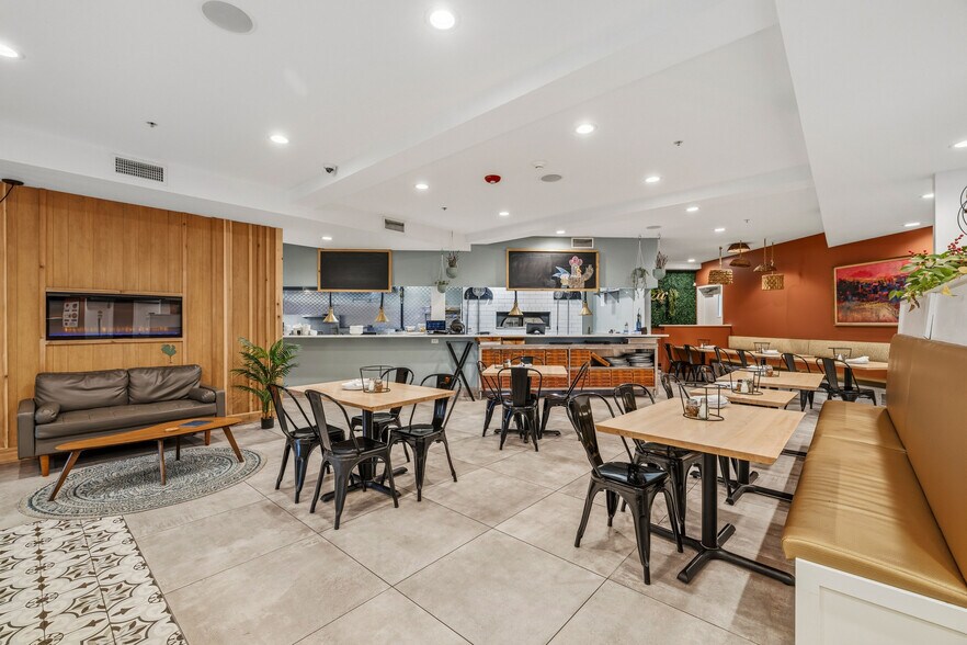 More Photos Of 402 Center St, Lewiston Restaurant For Sale