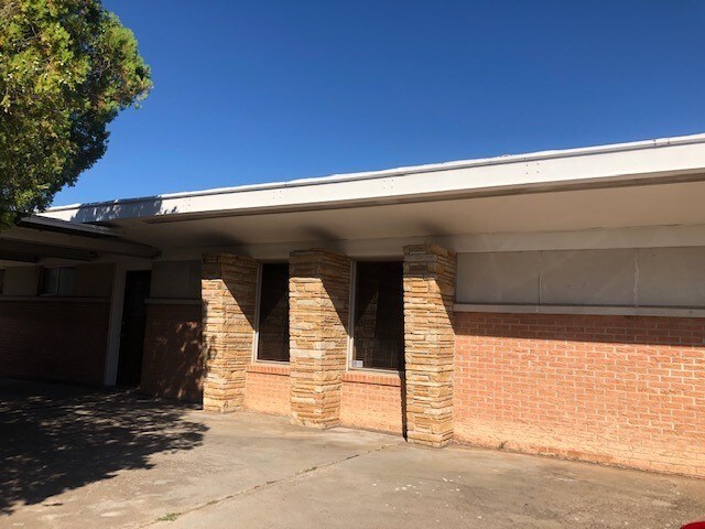 More Photos Of 801-809 NW Pershing Dr, Lawton Medical For Sale