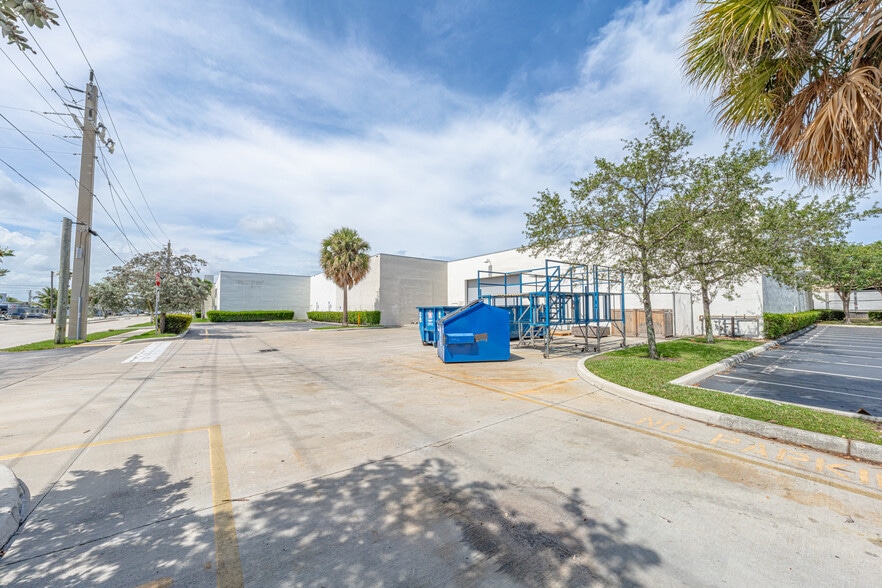 More Photos Of 3000 SW 2nd Ave, Fort Lauderdale Warehouse For Sale