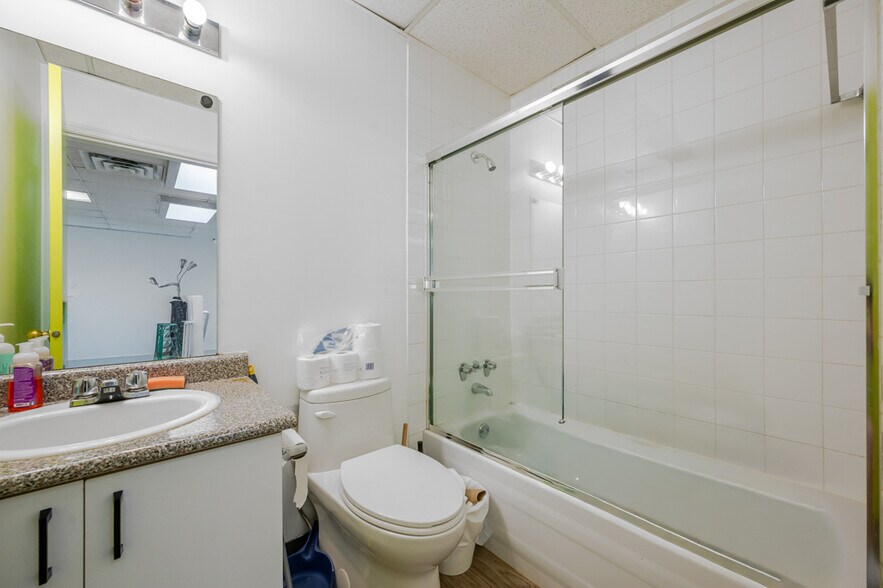 More Photos Of 8207 Swenson Way S, Delta Warehouse For Sale