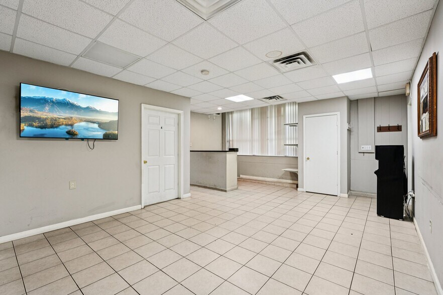 More Photos Of 99-105 Berkshire Ave, Paterson Office For Lease