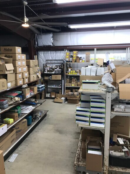 More Photos Of 3614 Alice St, Galveston Distribution For Sale