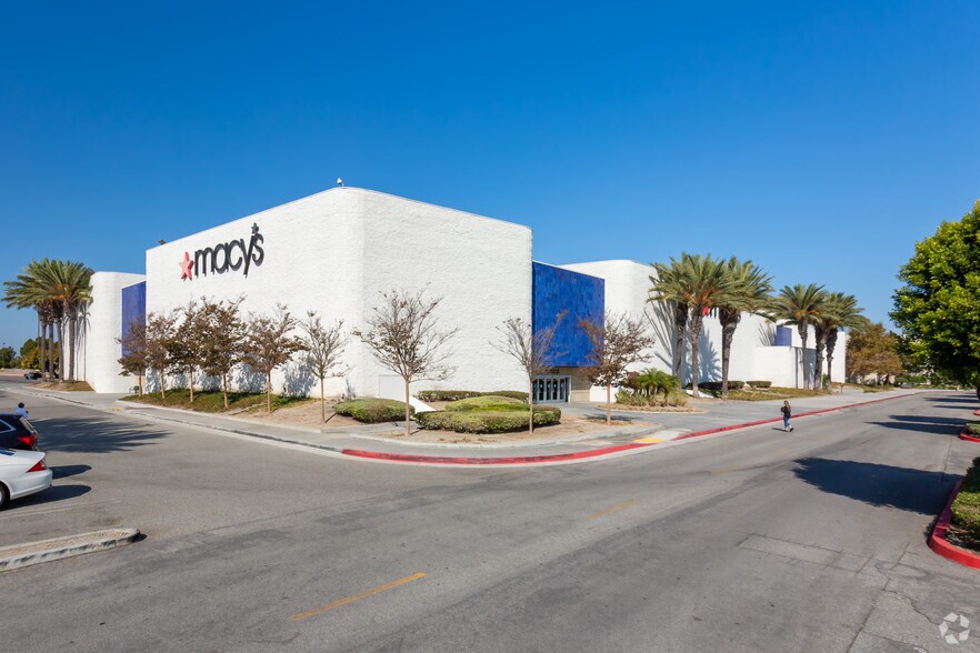 1025 Westminster Mall, Westminster, CA 92683 For Lease