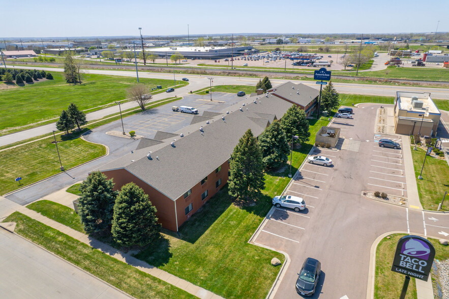More Photos Of 4230 S Lewis Blvd, Sioux City Hotel For Sale