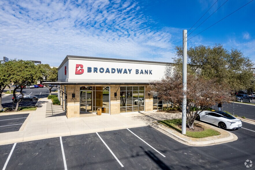 More Photos Of 18700-18740 Stone Oak Pky, San Antonio Unknown For Lease