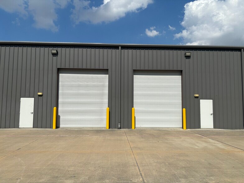 Primary Photo Of 1301 TX-99, Baytown Warehouse For Lease