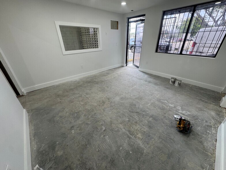 More Photos Of 7911-7951 W 26th Ave, Hialeah Warehouse For Lease