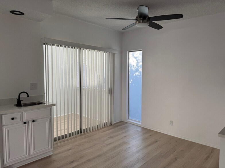 More Photos Of 11964 Kiowa Ave, Los Angeles Apartments For Sale