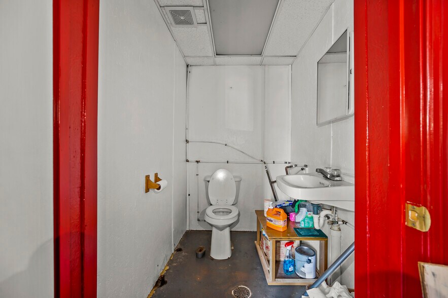 More Photos Of 5326 Main St, Walkertown Service For Sale