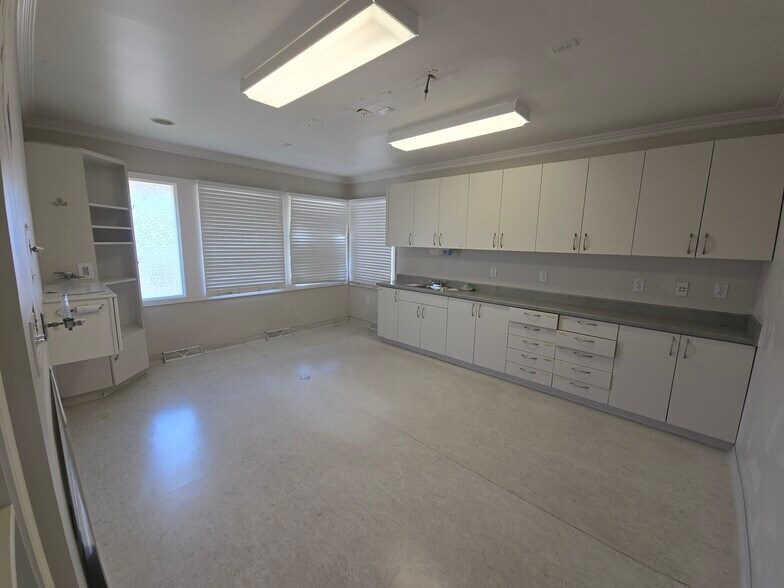 More Photos Of 1200 Scott Blvd, Santa Clara Medical For Sale
