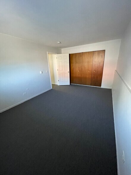 More Photos Of 37 Nippersink Blvd, Fox Lake Apartments For Sale