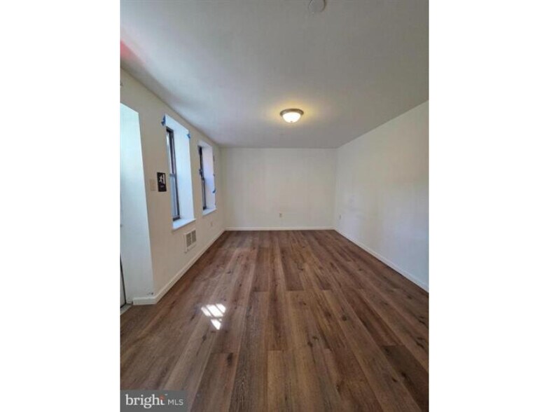 More Photos Of 804 Franklin St, Reading Office For Lease