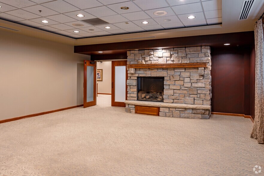 More Photos Of 1920 Turning Leaf Ln SW, Alexandria Warehouse For Lease