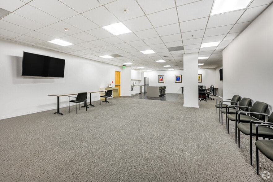 More Photos Of 626 Wilshire Blvd, Los Angeles Office For Lease