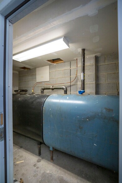 More Photos Of 3340 E Pleasant Valley Blvd, Altoona Freestanding For Sale