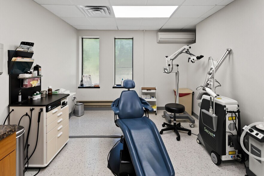 More Photos Of 21 Industrial Blvd, Paoli Medical For Lease