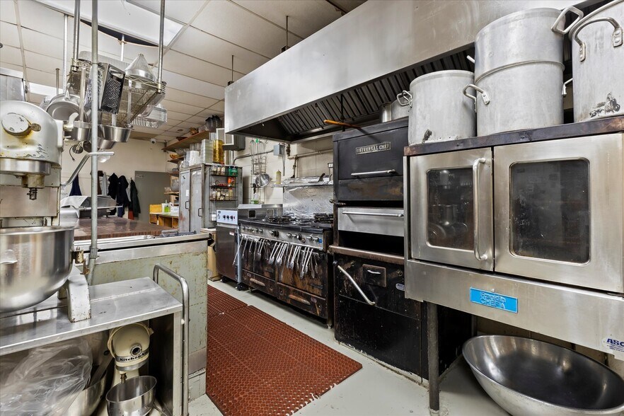 More Photos Of 720 N Wisconsin Ave, Elkhorn Restaurant For Sale
