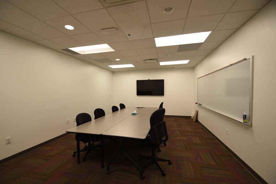 More Photos Of 4225 38th St S, Fargo Office For Lease