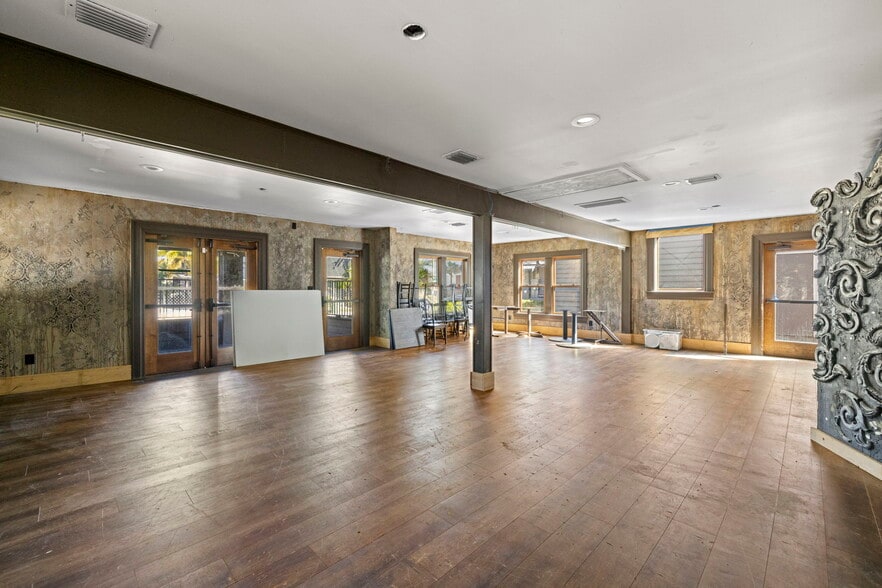 More Photos Of , Tampa General Retail For Sale