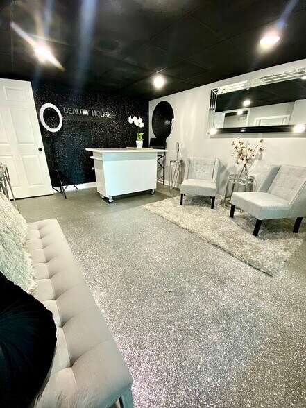 More Photos Of 777 S Palm Ave, Sarasota Coworking Space