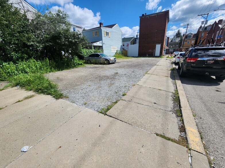 More Photos Of 1600 Bingham St, Pittsburgh Bar For Sale