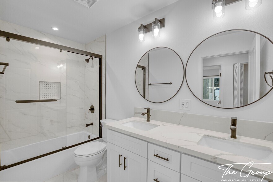 More Photos Of 856 W 47th St, Los Angeles Multifamily For Sale