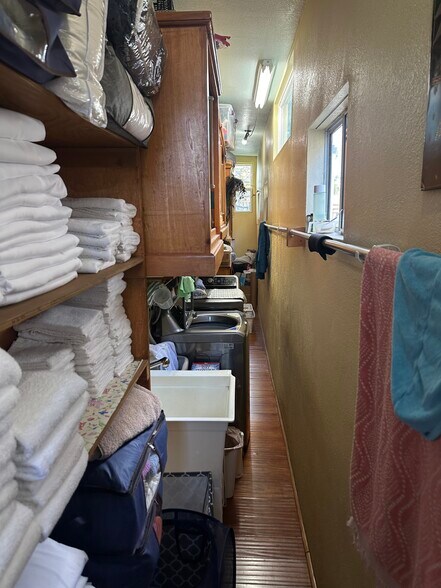 More Photos Of 5850 W Olympic Blvd, Los Angeles Hotel For Sale