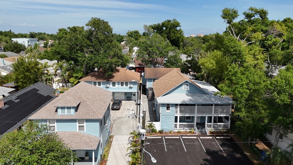 More Photos Of 945 Crescent Lake Dr N, Saint Petersburg Apartments For Sale