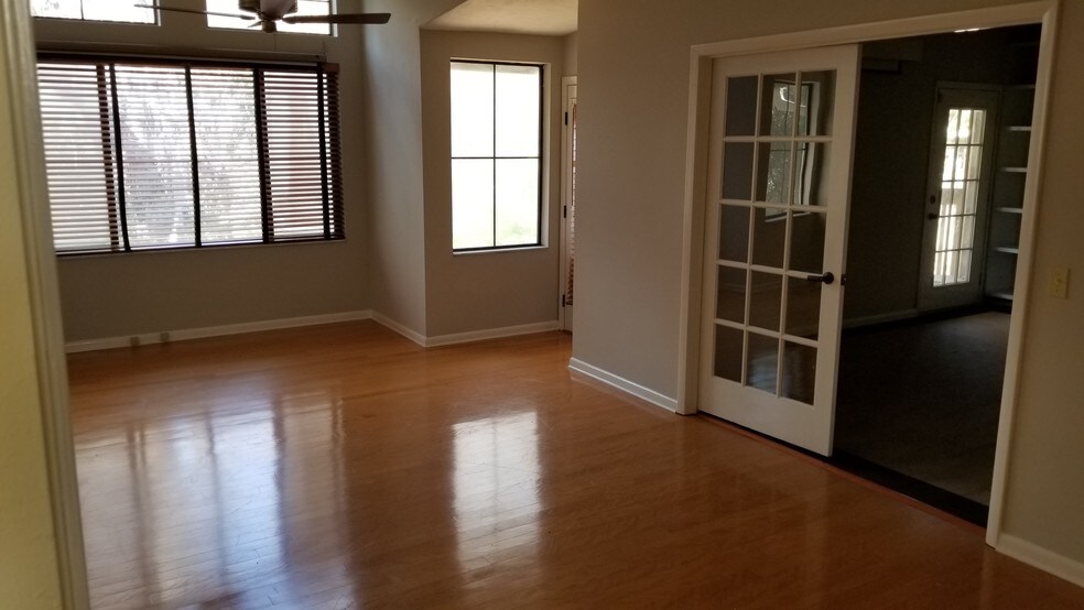 More Photos Of 1034 NW 57th St, Gainesville Medical For Sale