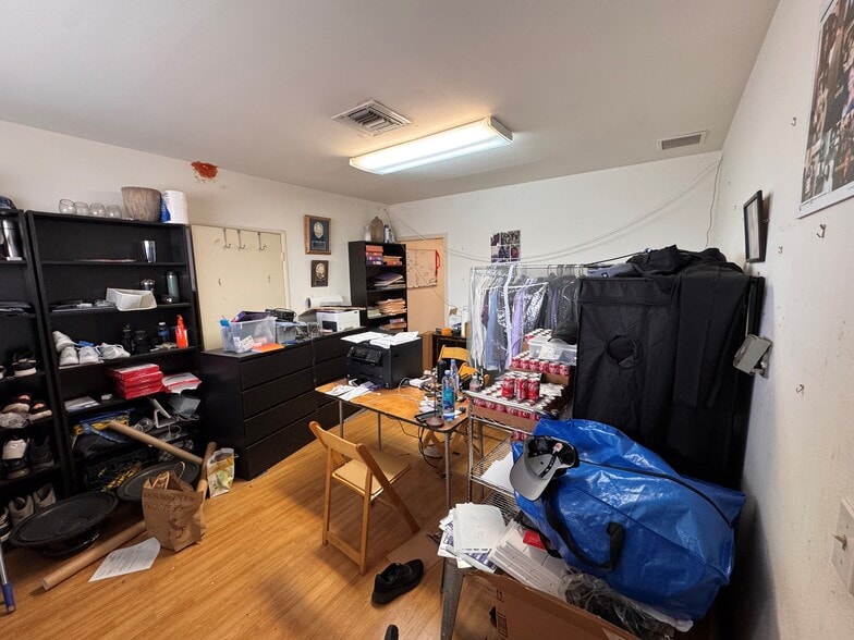 More Photos Of 12913 S Broadway, Los Angeles Manufacturing For Sale