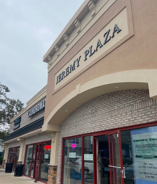 More Photos Of 1610 US Highway 130, North Brunswick Restaurant For Lease