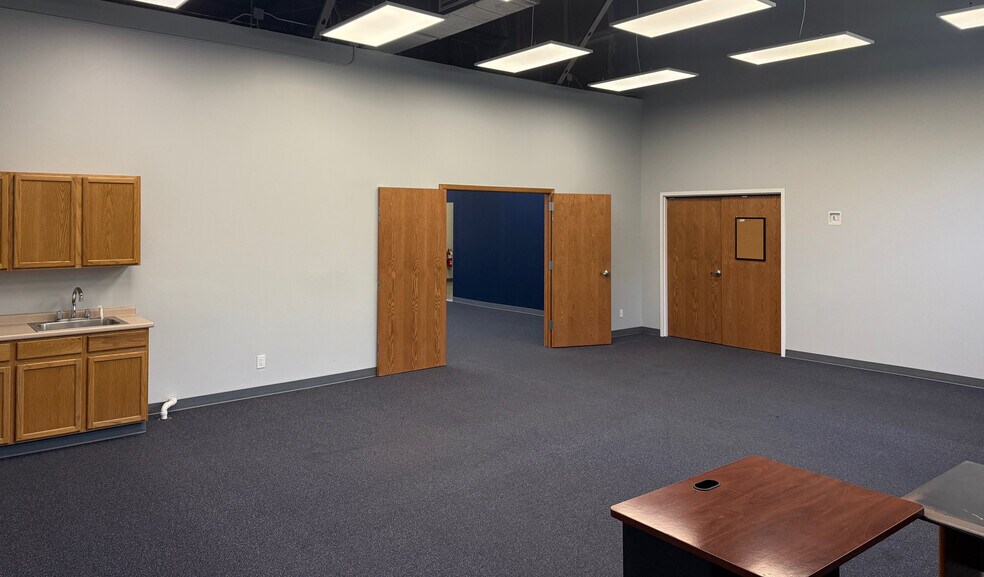 More Photos Of 8191 Birchwood Ct, Johnston Flex For Lease