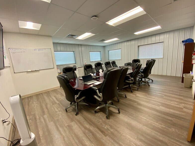 More Photos Of 14468 Commerce Park Blvd, Williston Warehouse For Sale