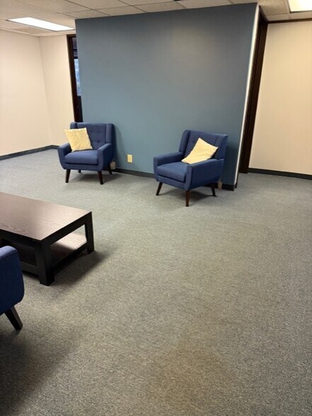 More Photos Of 200 New Stine Rd, Bakersfield Office For Lease