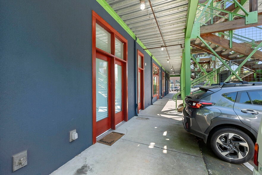 More Photos Of 325 NE Graham St, Portland Storefront Retail Residential For Sale