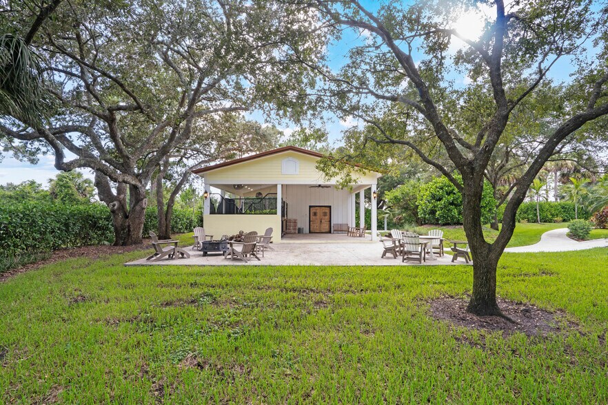 More Photos Of 21531 N River Rd, Alva Specialty For Sale