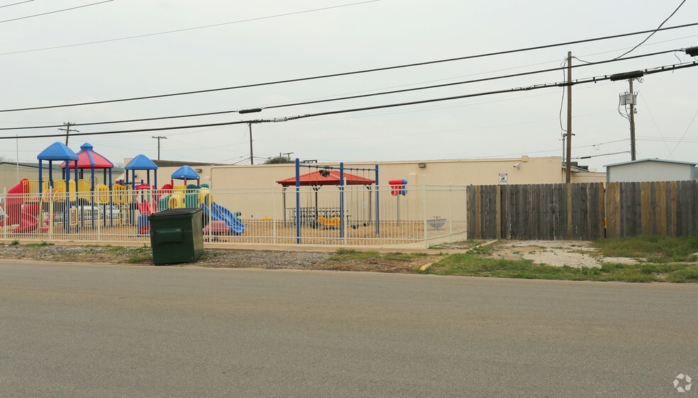 More Photos Of 711 N 8th St, Killeen Daycare Center For Lease