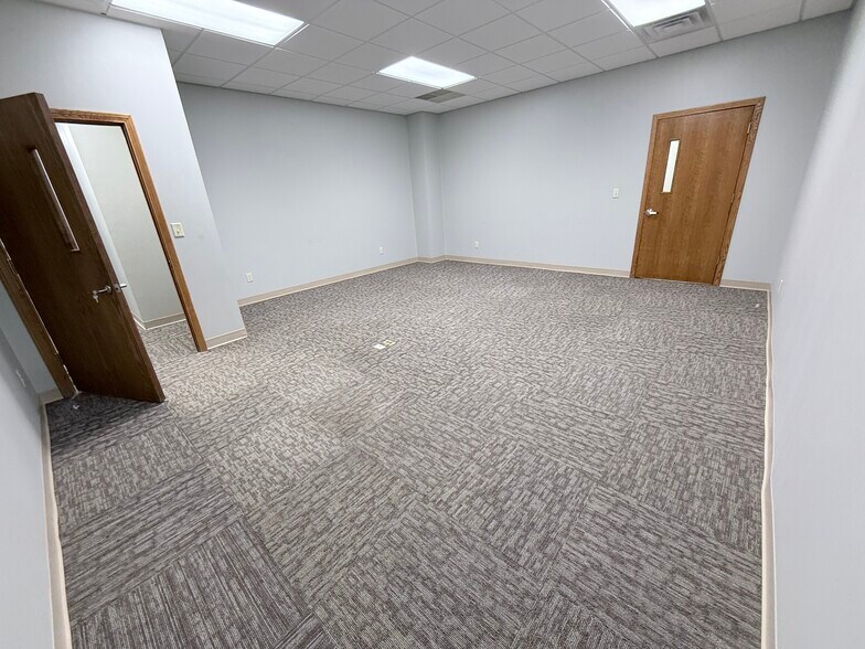 More Photos Of 429 13th St, Franklin Storefront Retail Office For Sale