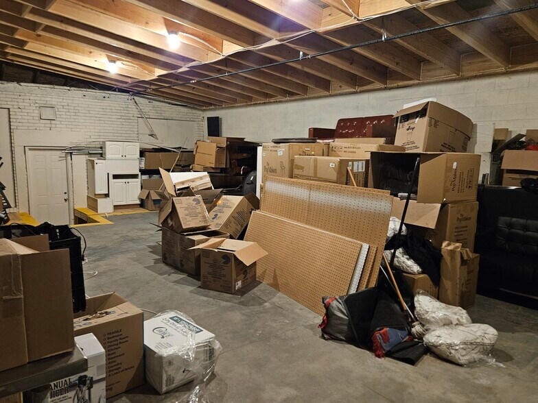 More Photos Of 2314 W Franklin St, Evansville Storefront Retail Residential For Lease