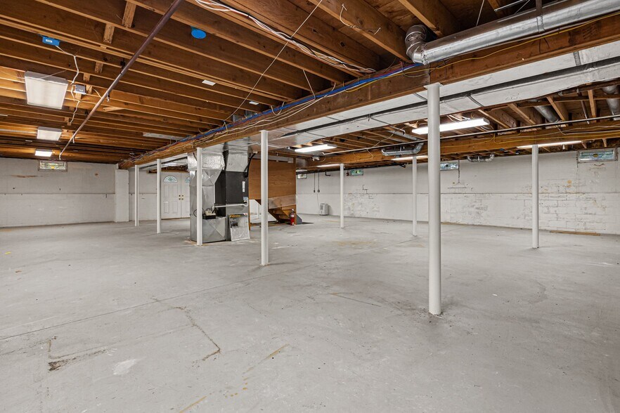 More Photos Of 352 Monmouth Rd, Millstone Township Office For Lease