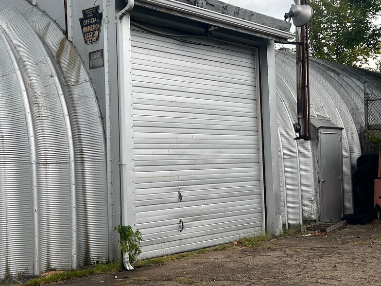 More Photos Of 2007 Mcclure St, Homestead Auto Repair For Sale