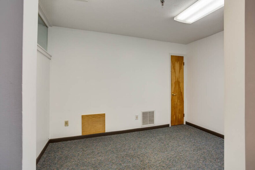 More Photos Of 1140 E Market St, Charlottesville Office For Lease