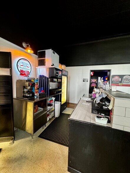 More Photos Of 134 E Market St, Colchester Restaurant For Sale
