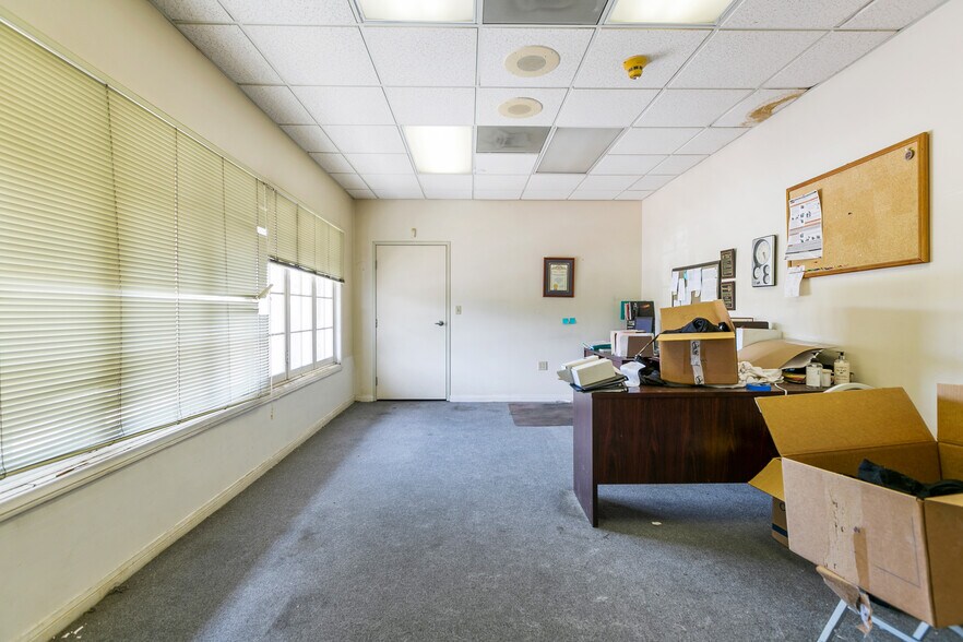 More Photos Of 534 S Myrtle Ave, Monrovia Restaurant For Lease