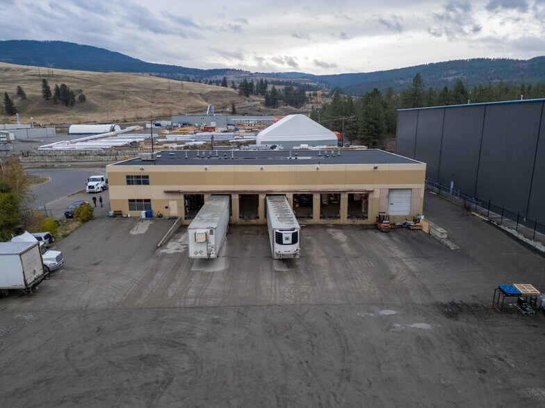 More Photos Of 131 Tilley Rd, Kelowna Warehouse For Sale